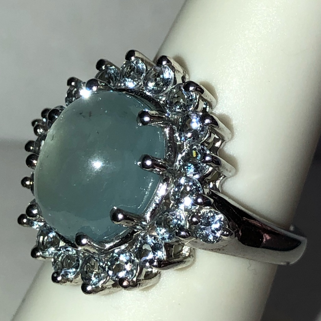 Aquamarine Cabochon & Faceted Gemstones (5.25 Cts) In Platinum Ring